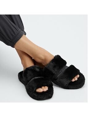 Fabletics Snug Strap Slipper Black Faux Fur with Outdoor Sole | Size 7 / EU 37.5